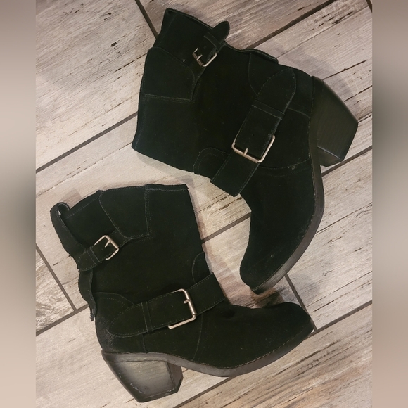 DOLCE VITA Linza black suede leather pull-on buckles ankle boots Women's 7.5 - Picture 7 of 14